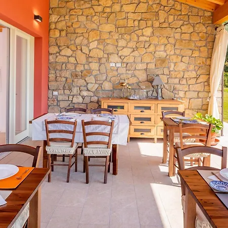 Alloggio per agriturismo Azienda Agricola Rovertondo Costermano